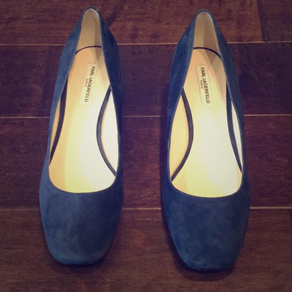 Blue suede pumps by Karl Lagerfeld